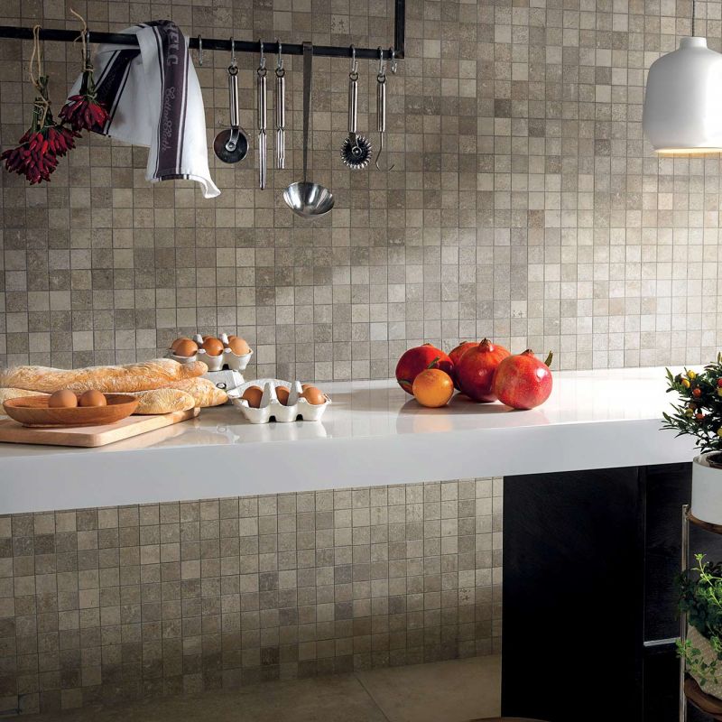 Mur de cuisine avec la carrelage mosaïque Calciano