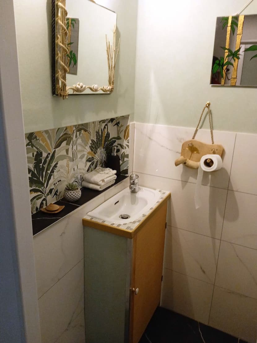 Carrelage végétal toilettes