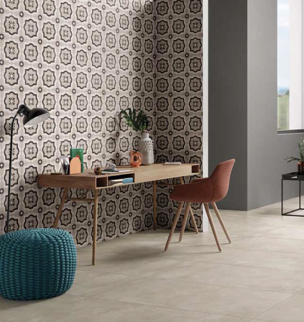 Carreaux ciment à motif vintage pour un coin bureau "Voyages Immobiles"