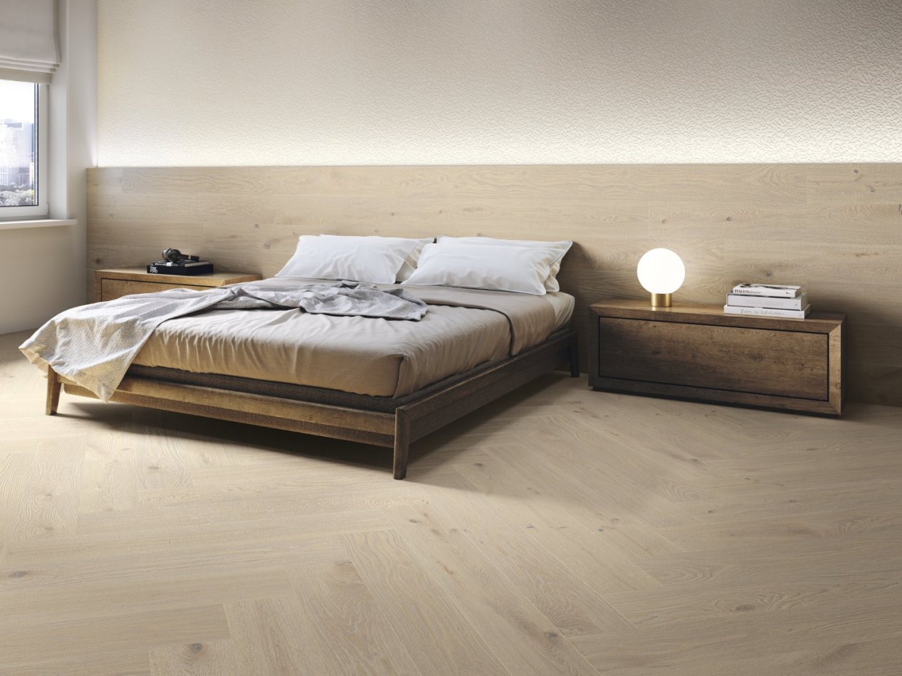 Carrelage chambre à coucher imitation bois, aspect chêne naturel