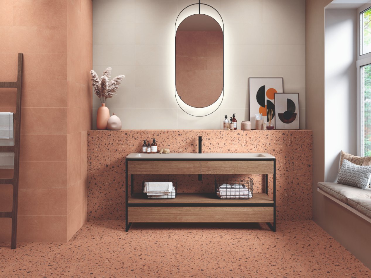 La vie en rose avec ce carrelage de salle de bain imitation Terrazzo