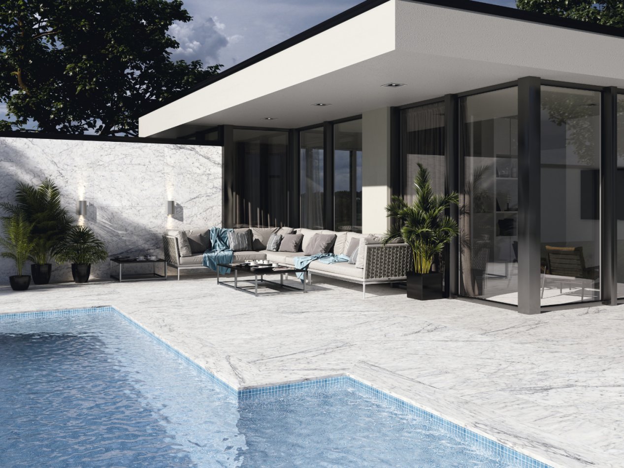 Carrelage antidérapant pour plage de piscine aspect pierre naturelle.