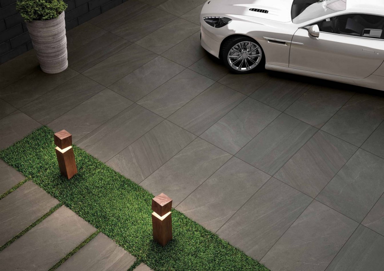 Le carrelage en forte épaisseur pour réaliser une allée de garage.