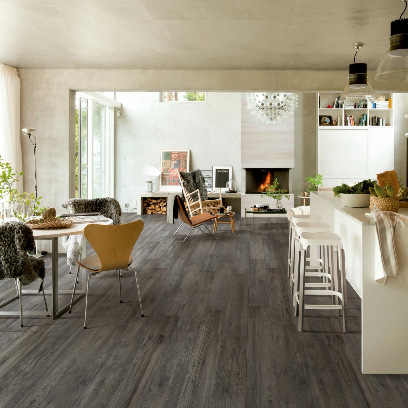 Carrelage effet parquet séjour et cuisine