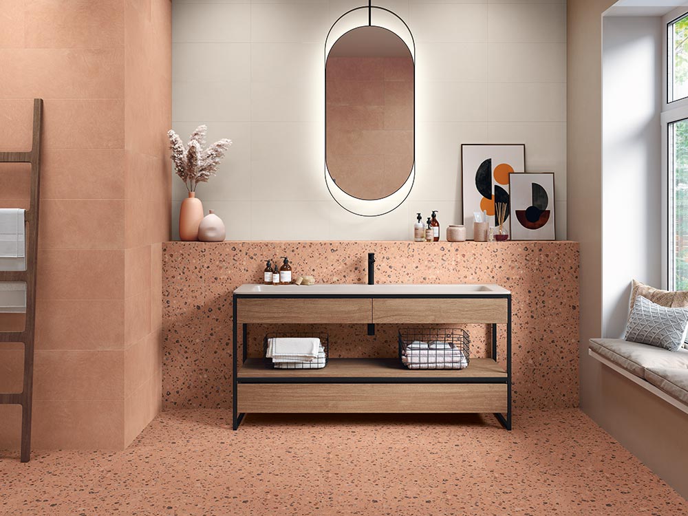 Salle de bain avec carrelage terracotta