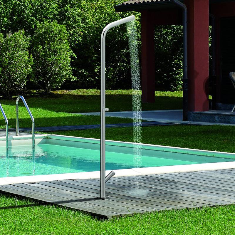 Carrelage extérieur et douche piscine