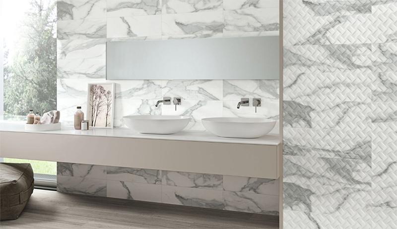 Carrelage imitation marbre salle de bain coloris blanc gris