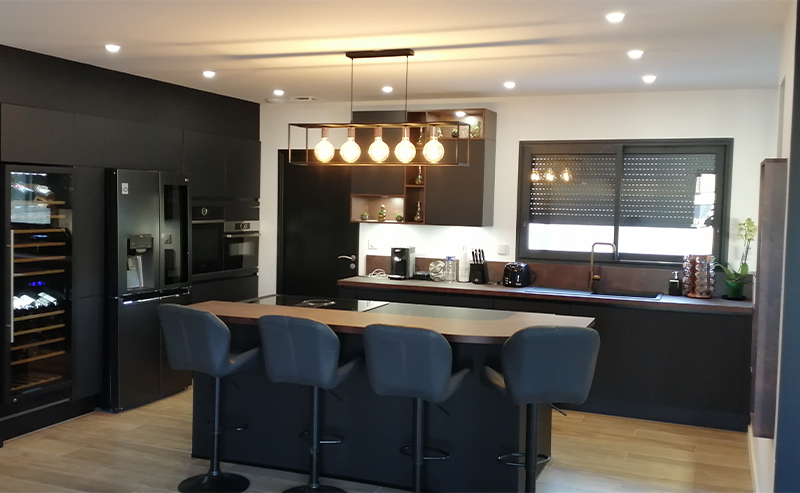 Carrelage dans la construction d'une villa neuve par le magasin carrelage et bain à Montélimar Nord