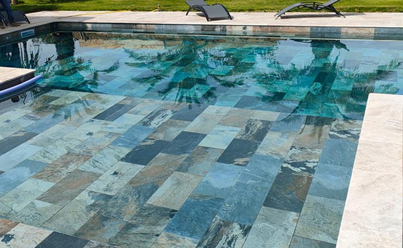 Carrelage ou liner pour votre piscine ?