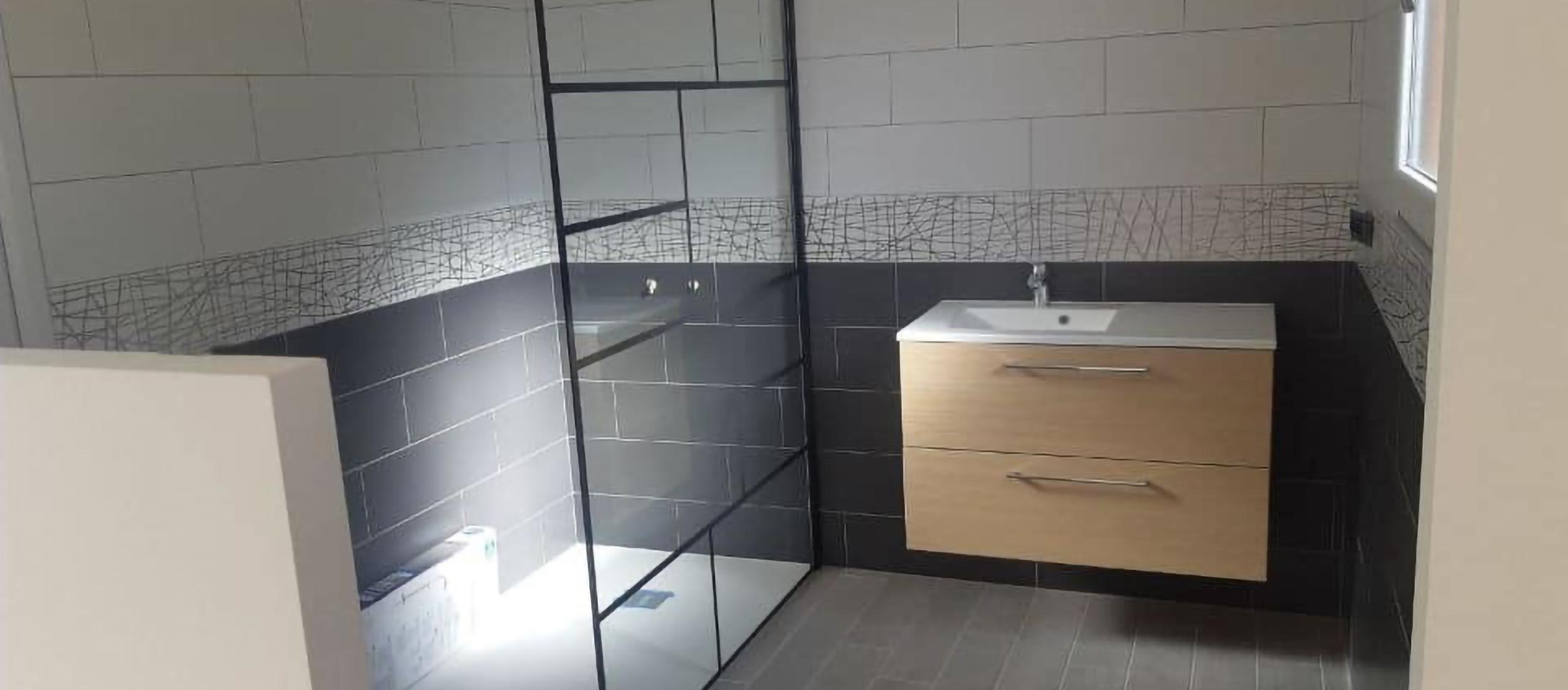 Projet salon et salle de bain par Carrelage et bain à St Yrieix La Perche